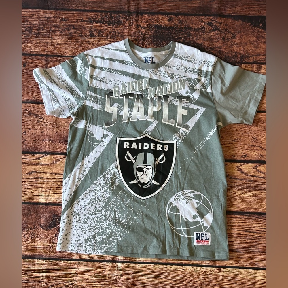 Raiders Nation Staple NFL Graphic T-shirts Size Medium